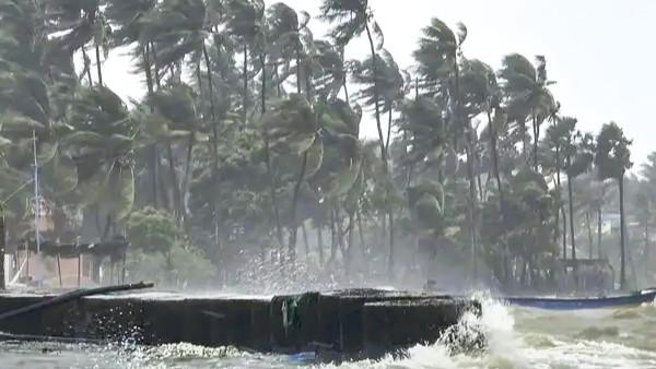 Cyclone Ditwah Heads Toward Tamil Nadu Coast; Flights Cancelled, Relief Measures Intensified