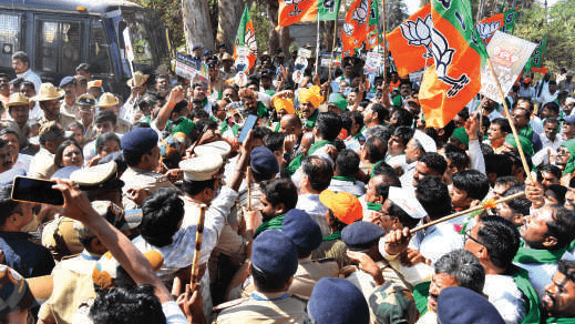 BJP Leaders and Farmers Detained During March to Suvarna Vidhana Soudha in Belagavi