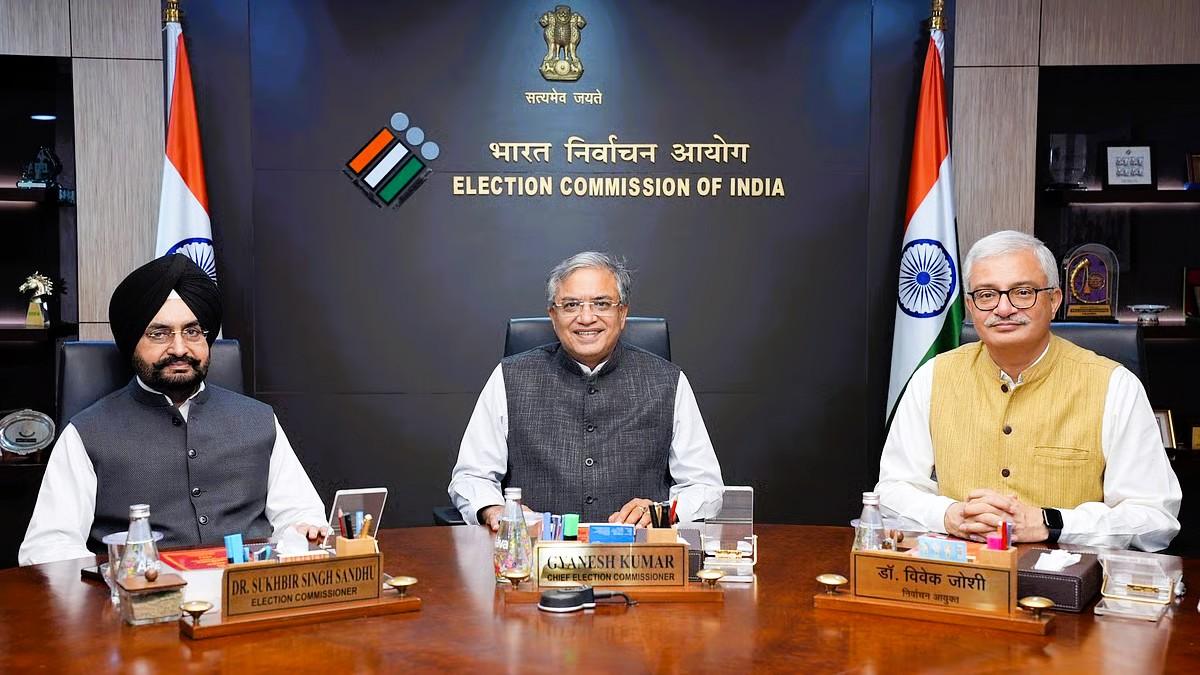 EC Transfers Top Officials in West Bengal Ahead of Assembly Polls