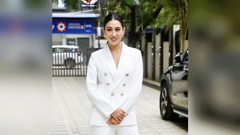Sara Ali Khan Asked to Provide Proof of Faith for Temple Visit, Sparks Debate