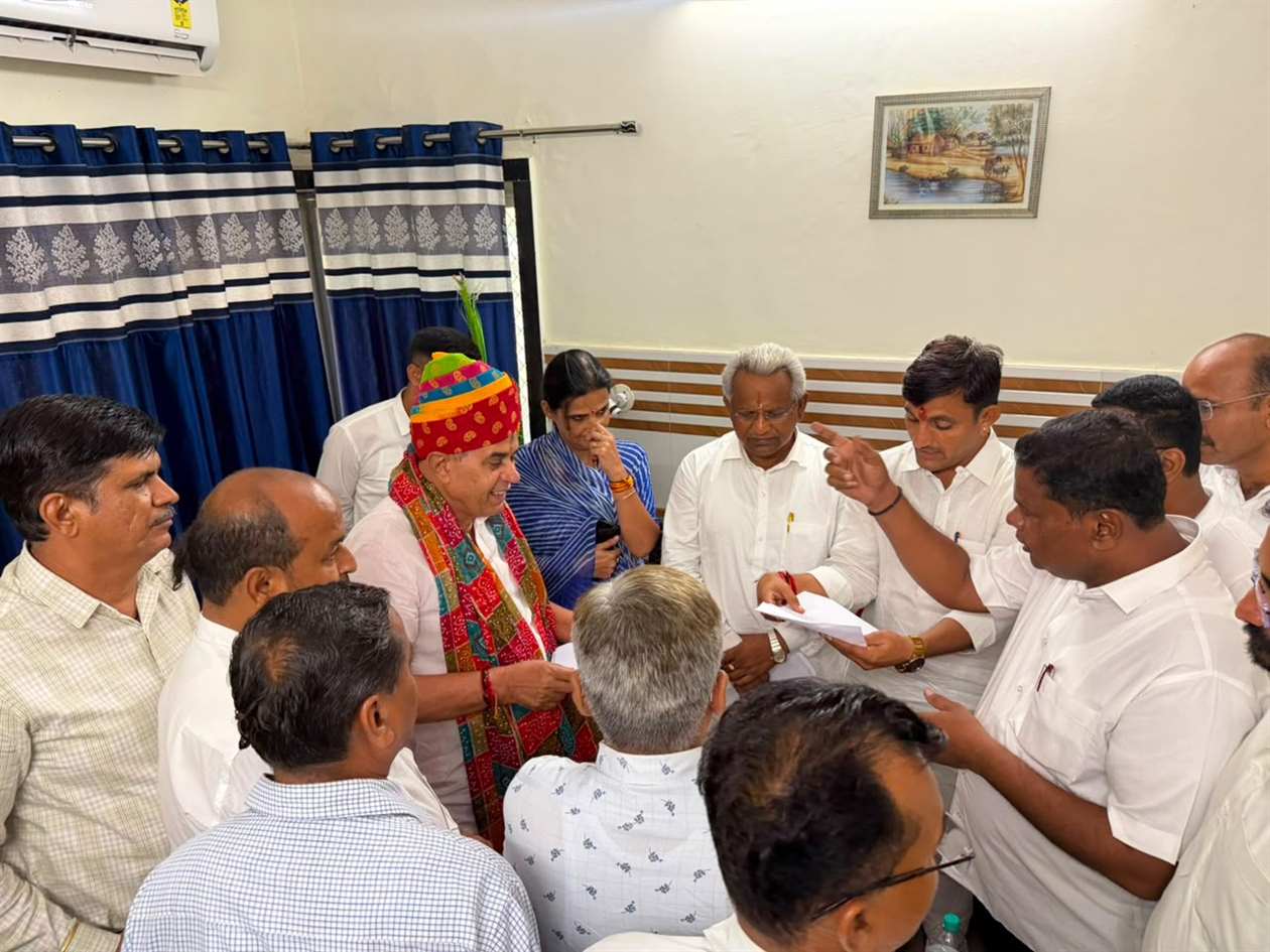 Minister Jogaram Patel Holds Review Meeting in Barmer, Prioritizes Monsoon Preparedness