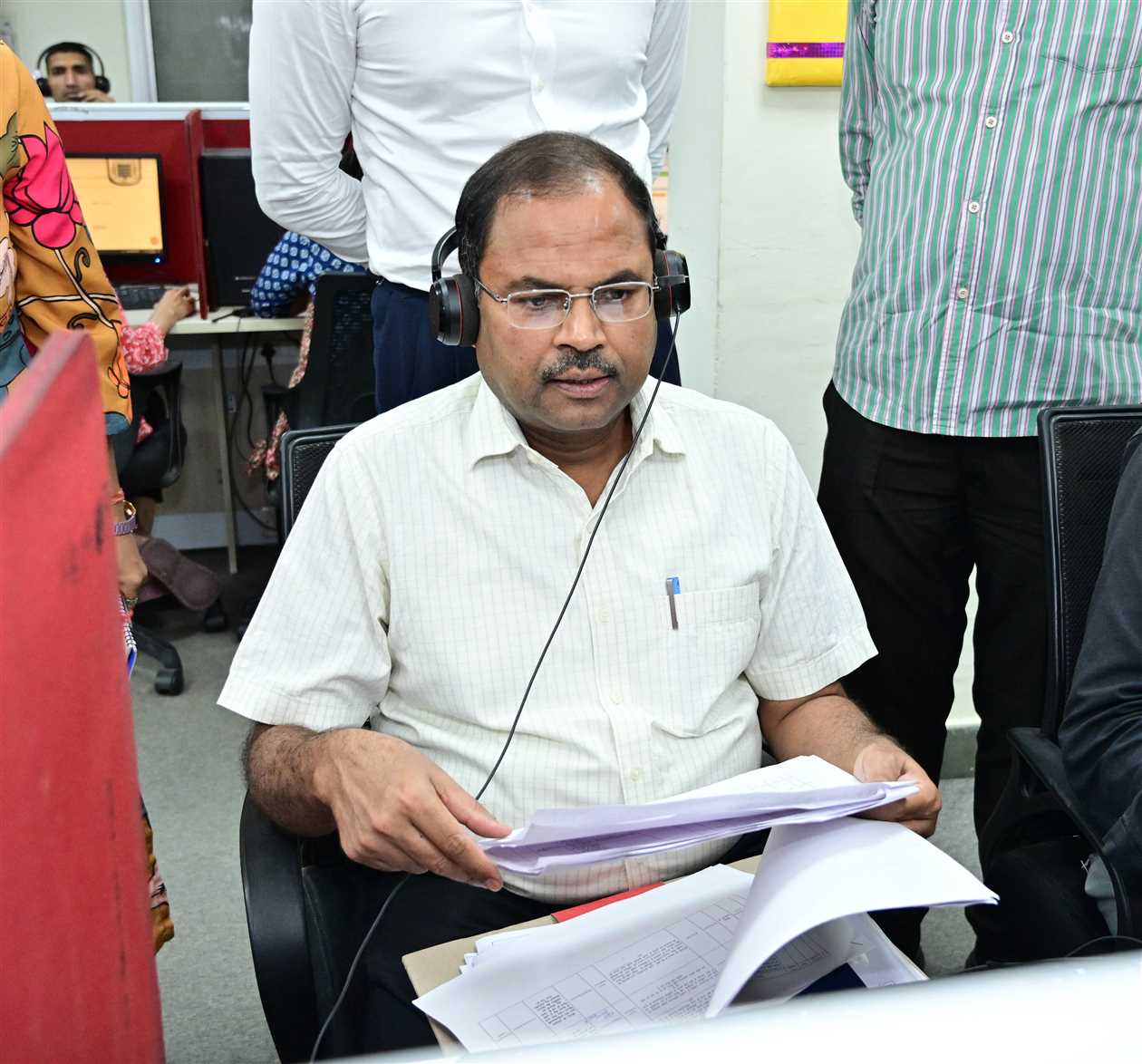 Medical Education Commissioner Inspects Rajasthan Sampark (181) Call Center, Directs Swift Grievance Redressal