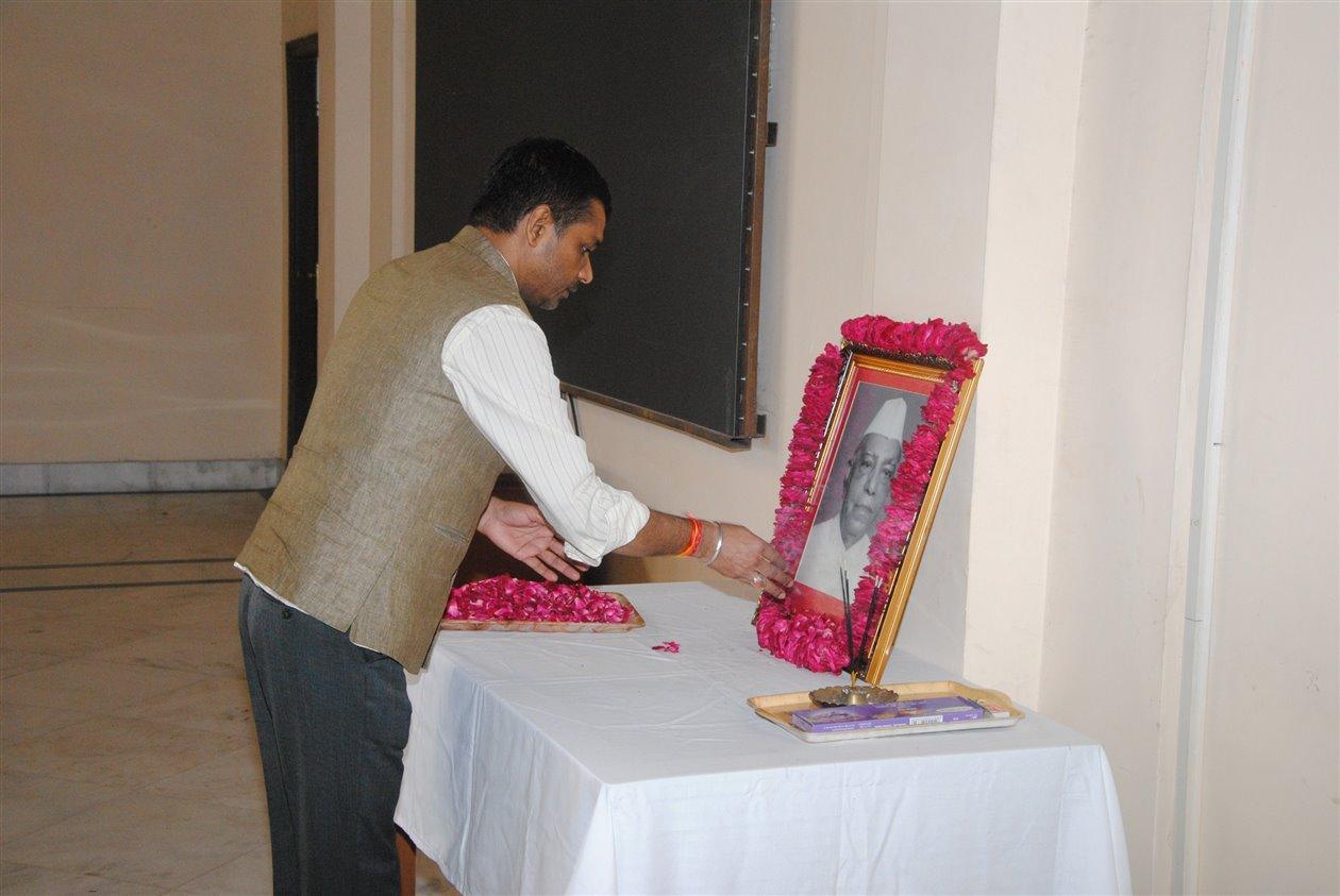 Rajasthan Assembly Pays Floral Tributes to Former Speaker Late Parasram Maderna